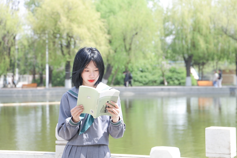 掀起一页书角，领取你的四月限定花香（组图）